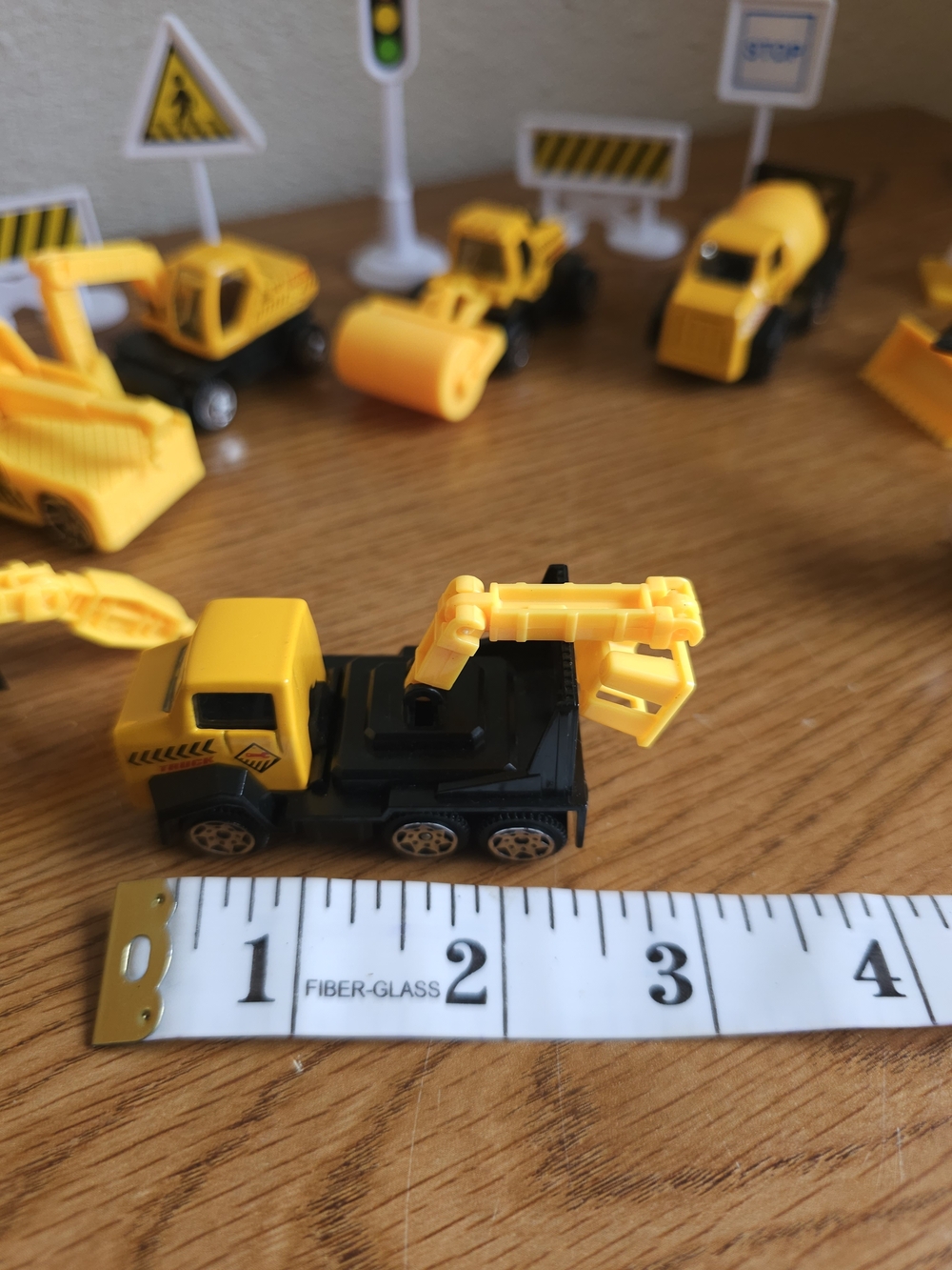 Construction Vehicle Lot Of 12 & Road Signs 2.5 Inch Diecast Plastic - Picture 13 of 13